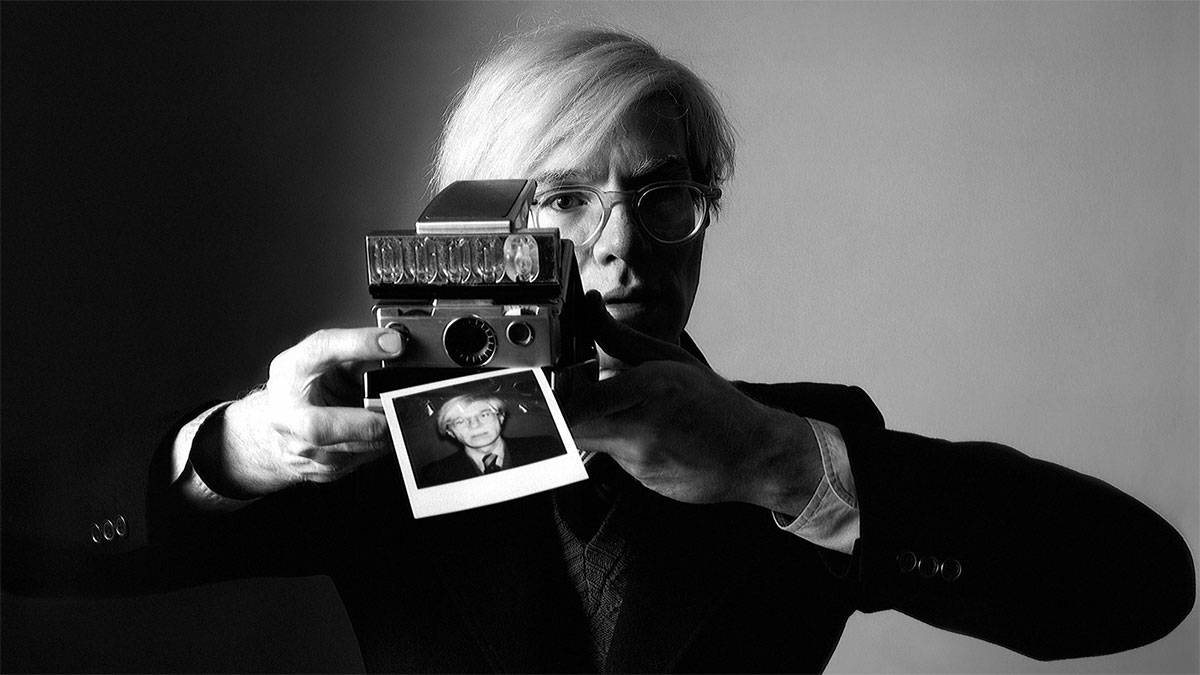 Andy Warhol fotografato da Oliviero Toscani nel 1975 per Polaroid