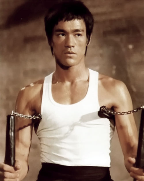 Colonial amusement Australia Bruce Lee • La cintura serve solo a tenere su i pantaloni.