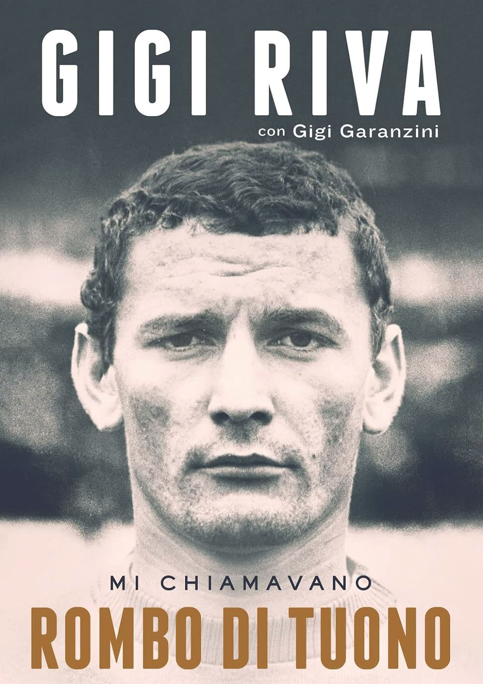 La copertina del libro biografico di Gigi Riva