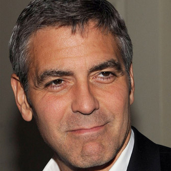 Foto quadrata di George Clooney