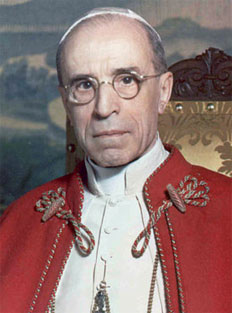Foto media di Papa Pio XII